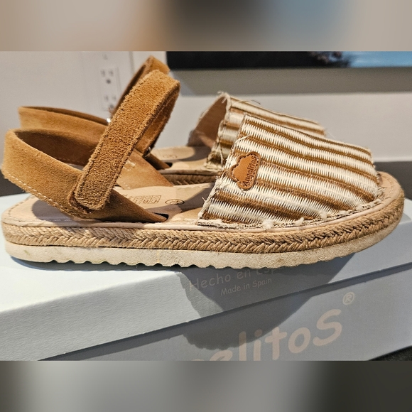 Angelitos Spanish sandals - Picture 3 of 10